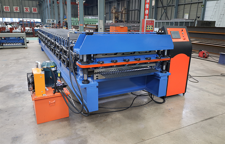 What are the advantages of china standing seam roofing machine